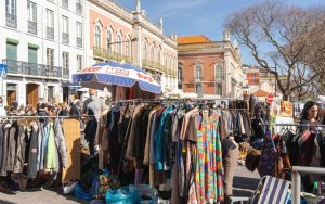 Tips on How to Make Money at Flea Markets